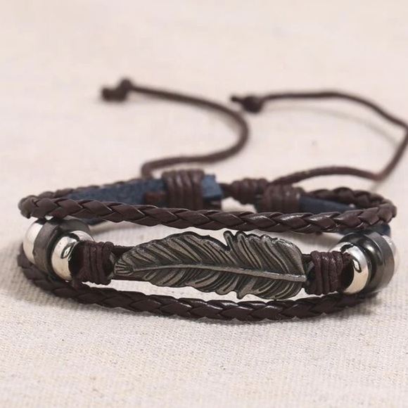 🪶 Men’s Feather Pendant Charm adorned Braided Bracelet adjustable 1 in stock - Picture 3 of 6